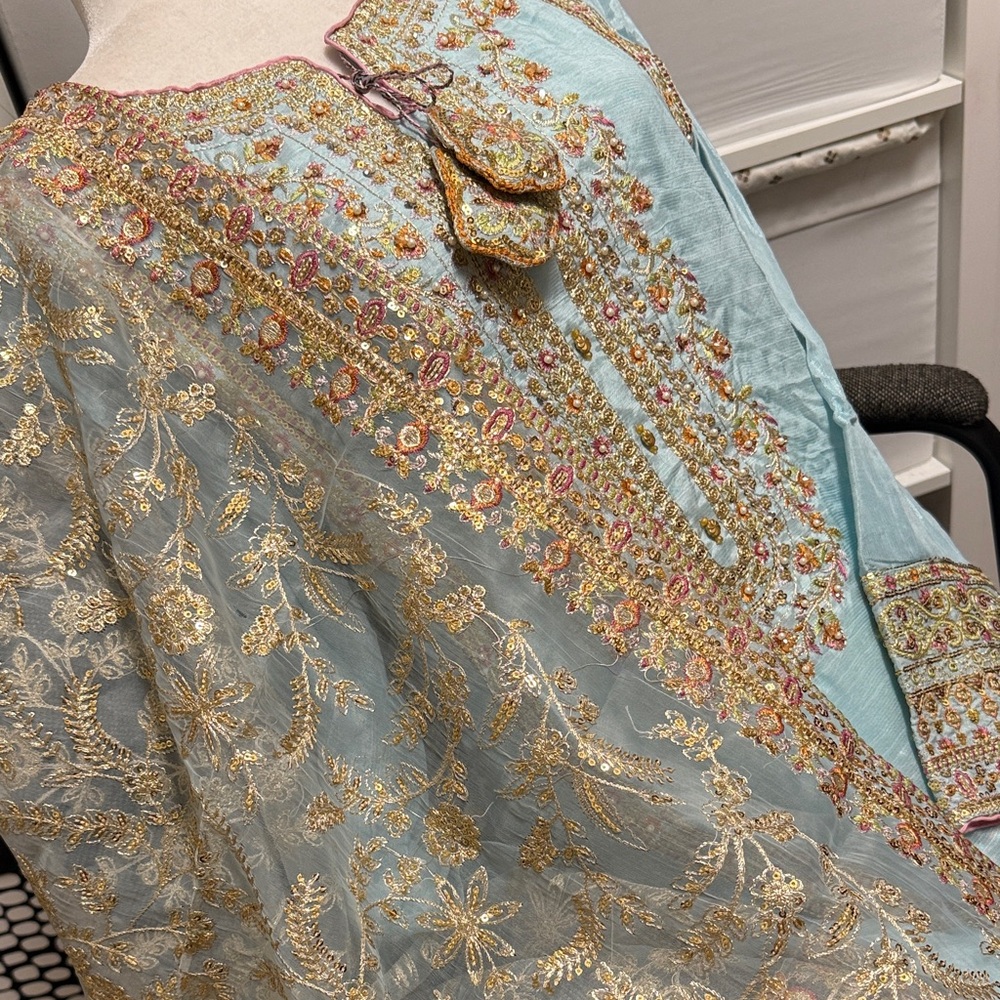 New Pakistani Indian Elegant Embroidered Blue shalwar kameez #806 - Picture 11 of 11